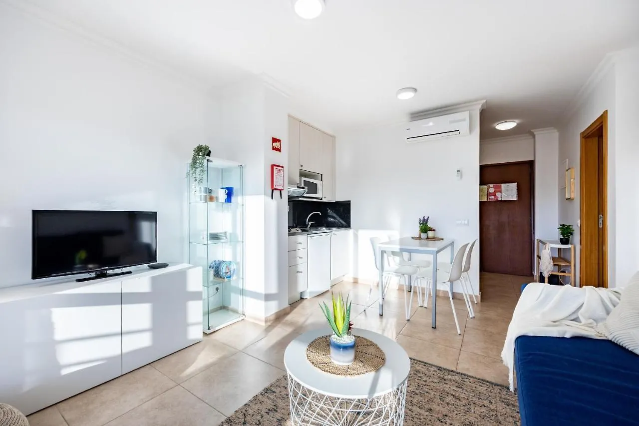 Portimao Beach House 0*,
